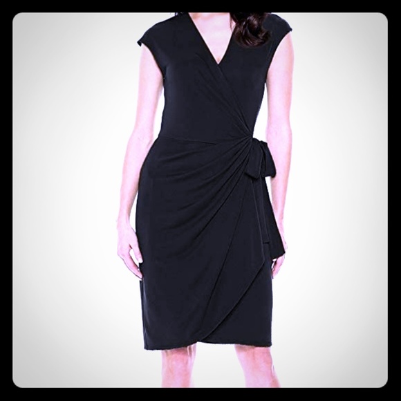 Dresses & Skirts - Plus Size Wrap Dress 16W